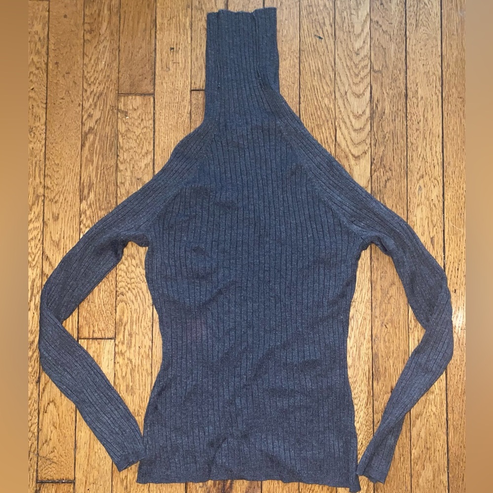 Ribbed Long-Sleeve Turtleneck Sweater - Charcoal